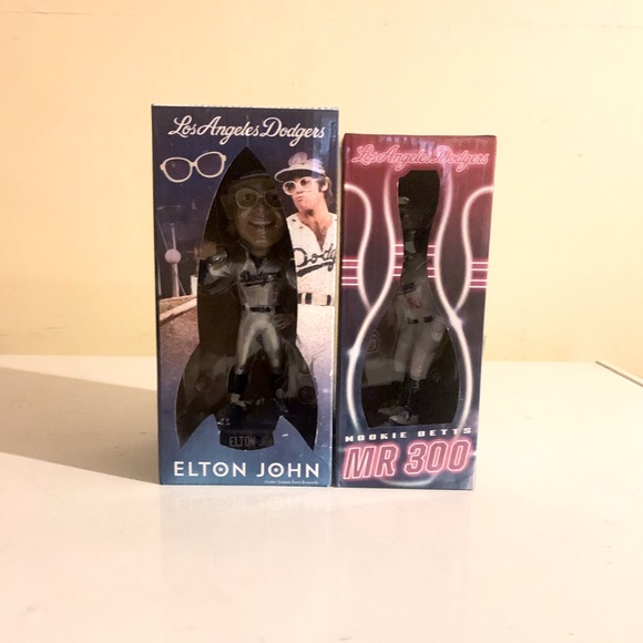 LA DODGERS - ELTON JOHN & MOOKIE BETTS BOBBLEHEADS - Picture 2 of 5